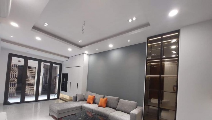 Nhà đẹp ở ngay, ngõ thông, ô tô phố Thái Hà  DT 50m2, 5 tầng  chỉ 8.9 tỷ (Thương lượng)